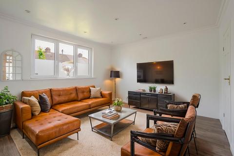 396 Billet Road, London, E17 5PJ