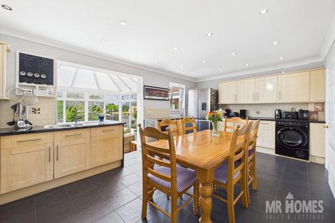 4 bedroom detached house for sale, Lakin Drive, Barry, Barry, CF62