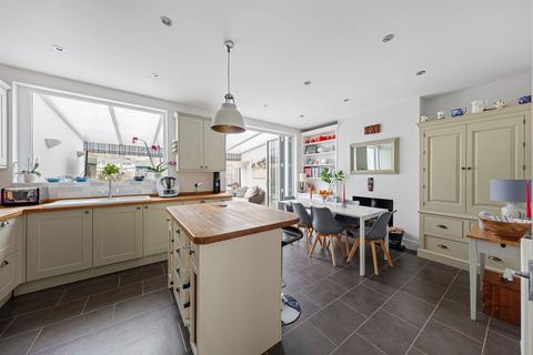 97 Merlin Grove, Beckenham, BR3 3HS