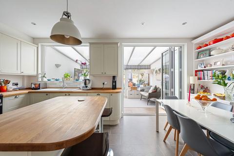 97 Merlin Grove, Beckenham, BR3 3HS