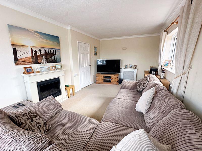 Lounge 2