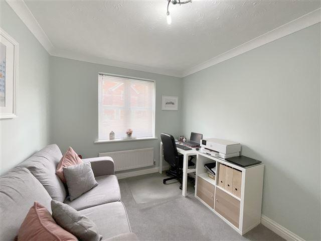 Study/playroom/bedroom 5