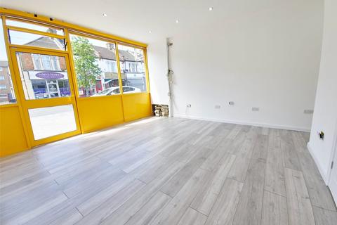 Shop to rent, Station Road, London, E12