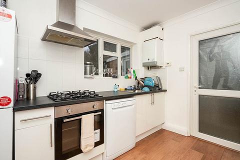 4 bedroom semi-detached house to rent, Spring Rise, Surrey TW20