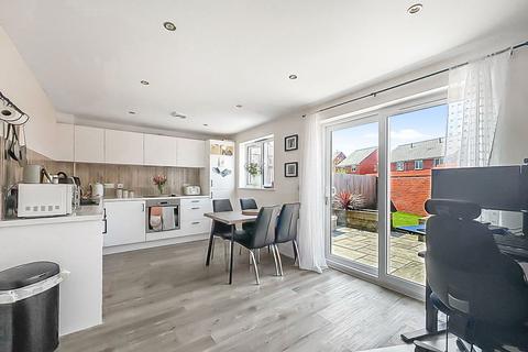 3 Baker Close, Great Oldbury, Stonehouse, GL10 3GY