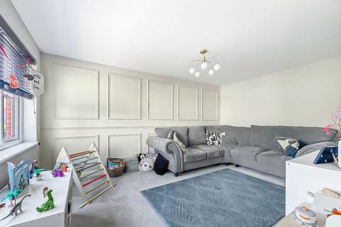 3 Baker Close, Great Oldbury, Stonehouse, GL10 3GY