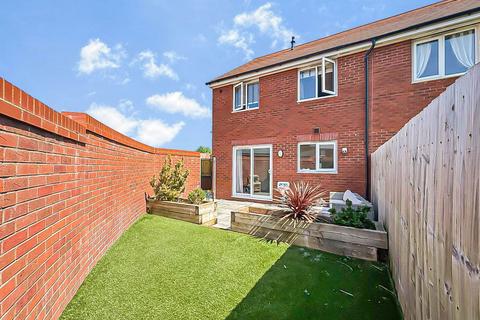 3 Baker Close, Great Oldbury, Stonehouse, GL10 3GY