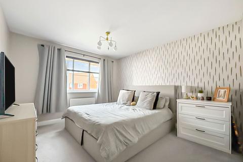 3 Baker Close, Great Oldbury, Stonehouse, GL10 3GY