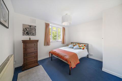 19 Holderness Way, London, SE27 0EU