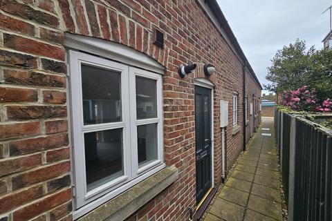 2 bedroom terraced house to rent, London Road, King's Lynn PE30