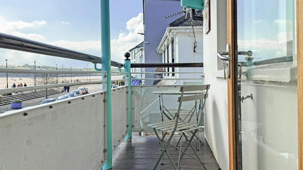 Balcony 1.jpg