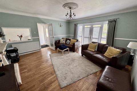 17 Aberlash Road, Ammanford, SA18 3NE