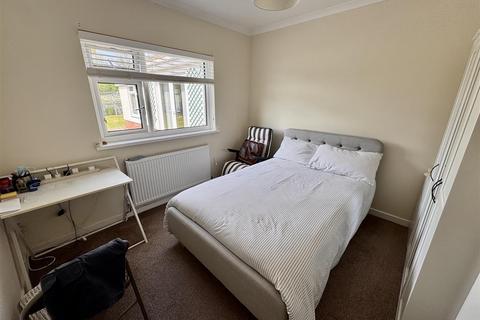 17 Aberlash Road, Ammanford, SA18 3NE