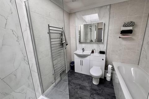 17 Aberlash Road, Ammanford, SA18 3NE
