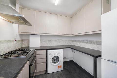 3 bedroom maisonette to rent, Milman Road, Queens Park, London
