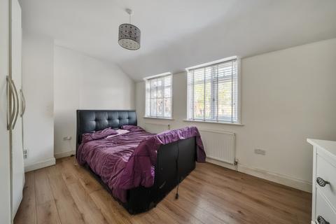 45 Elfrida Crescent, London, SE6 3EW