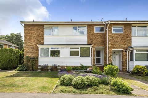 25 Bladon Close, Guildford, GU1 1TY