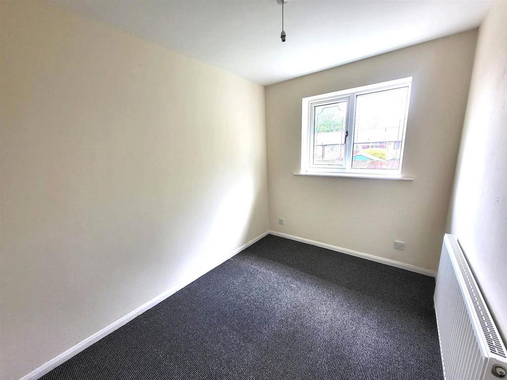 Bedroom 2 Pic 2
