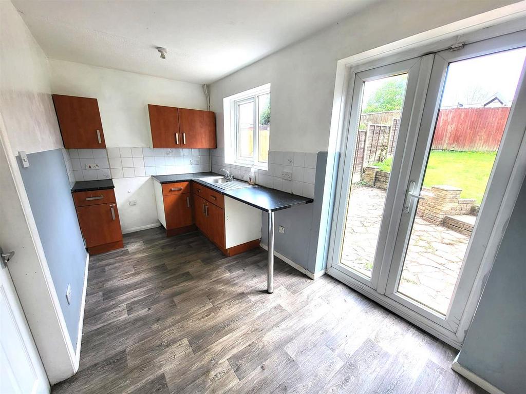 Kitchen Pic 1