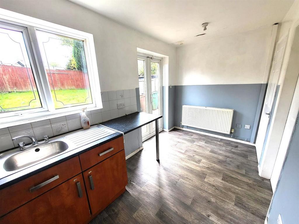Kitchen Pic 2