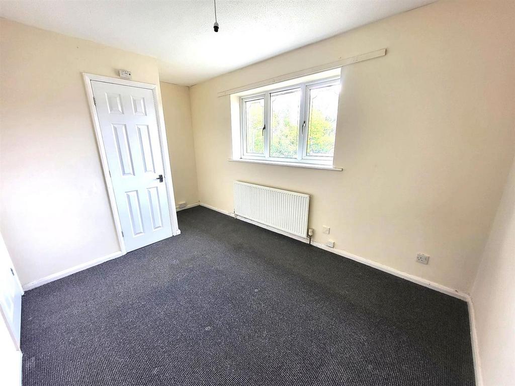 Bedroom 1 Pic 2
