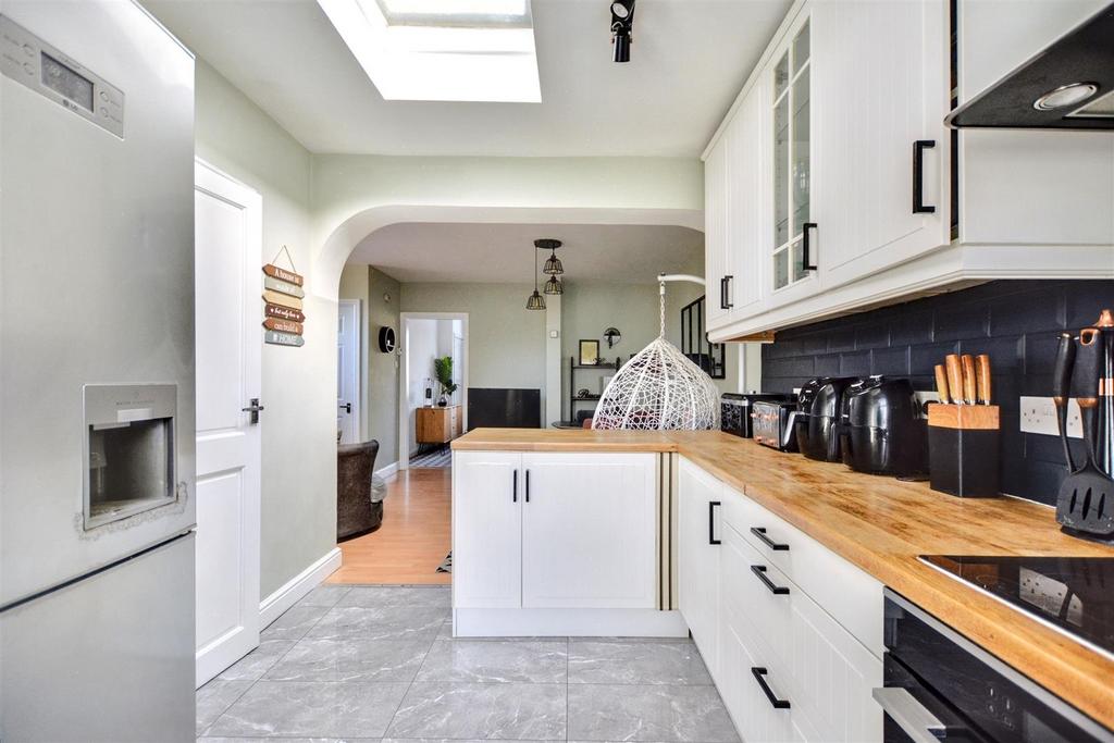 Kitchen 4.jpeg
