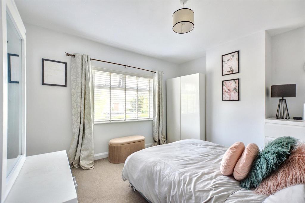 Bedroom 1 1.jpeg