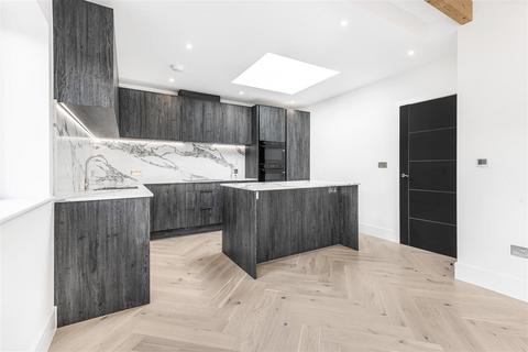 2 bedroom detached house for sale, Albert Road, Sutton
