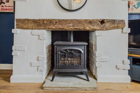 174 Buxton Road, Furness Vale, High Peak, SK23 7PH