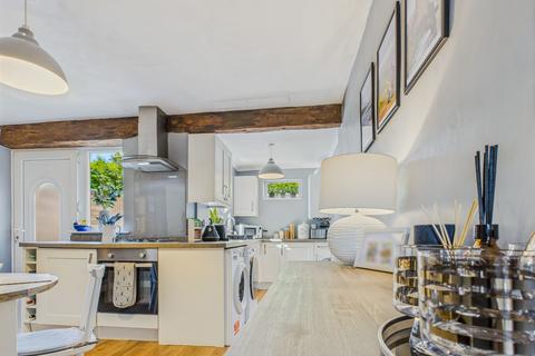 174 Buxton Road, Furness Vale, High Peak, SK23 7PH