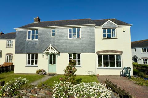 4 Old School Close, Tredrizzick, Wadebridge, PL27 6PH