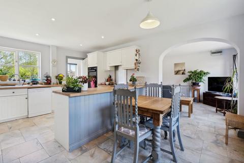 4 Old School Close, Tredrizzick, Wadebridge, PL27 6PH