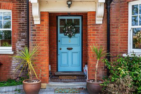 3 Banstead Road, Epsom, KT17 3EP