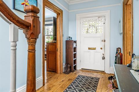 3 Banstead Road, Epsom, KT17 3EP