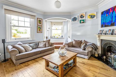 3 Banstead Road, Epsom, KT17 3EP