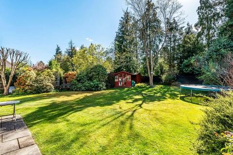 20 Deepdene Avenue, Dorking, RH4 1SR