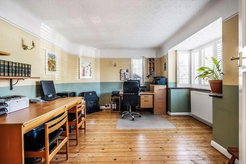 20 Deepdene Avenue, Dorking, RH4 1SR