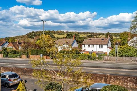 20 Deepdene Avenue, Dorking, RH4 1SR