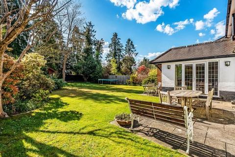 20 Deepdene Avenue, Dorking, RH4 1SR