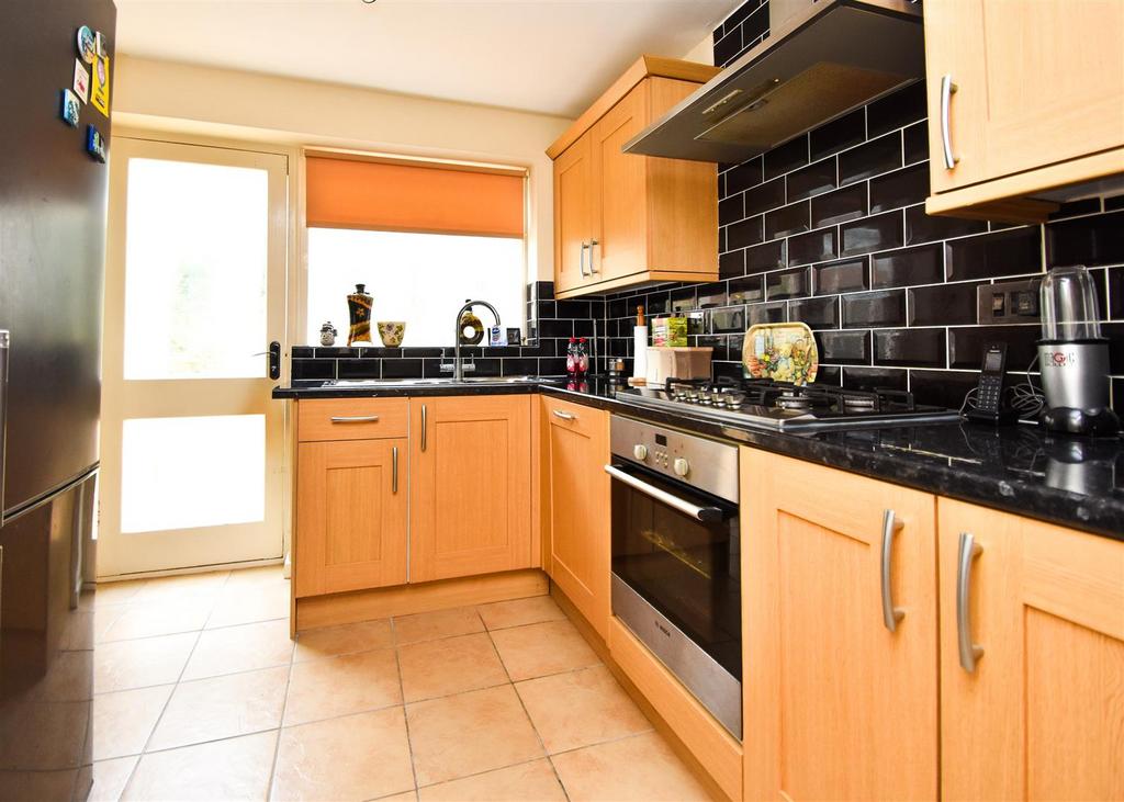 39 Alpine Way - Kitchen.jpg