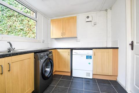 39 Alpine Way, Wolverhampton, WV3 9ED