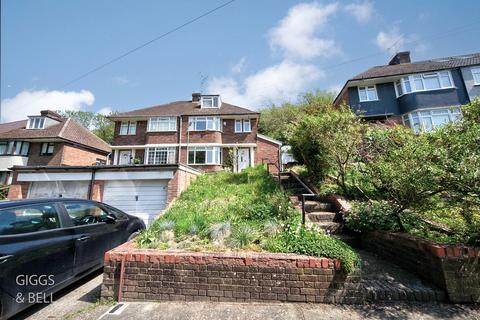 Knoll Rise, Luton, Bedfordshire, LU2