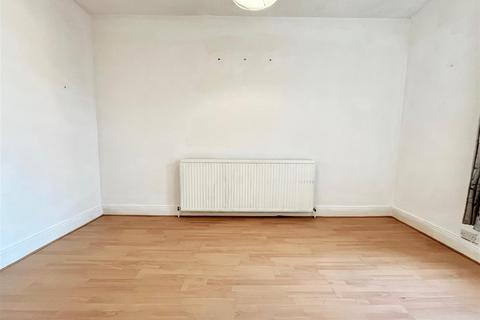 3 bedroom maisonette to rent, Nora Street, South Shields