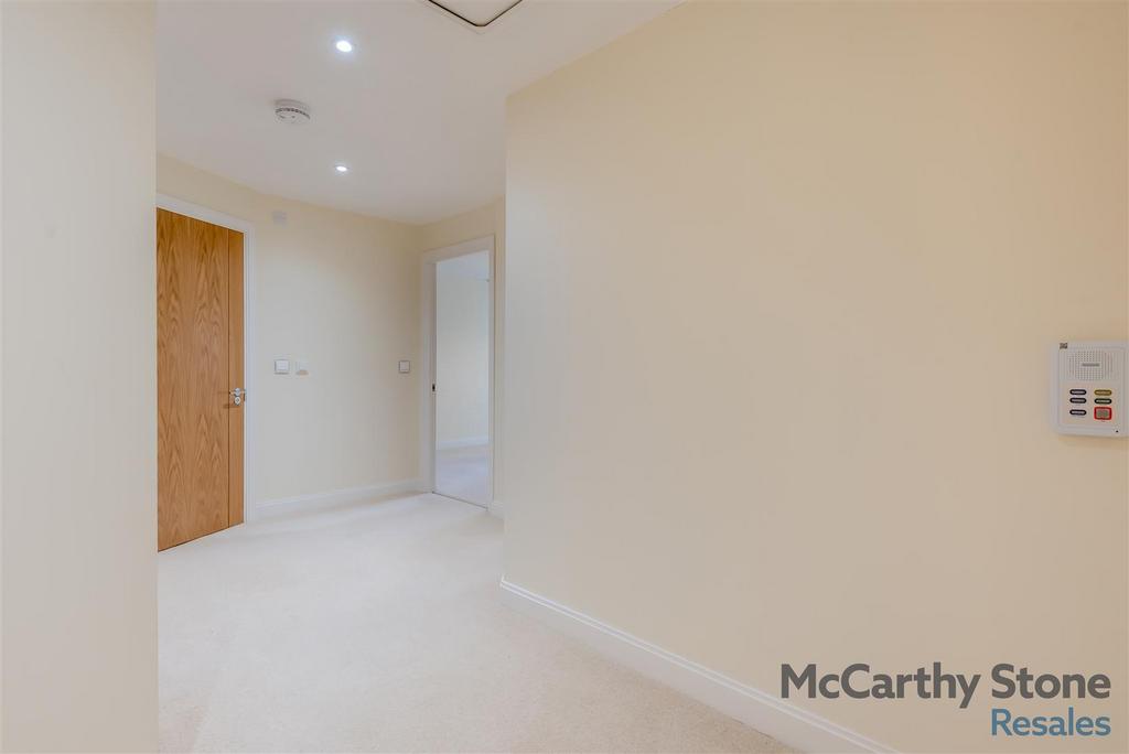 8645560-interior02.jpg