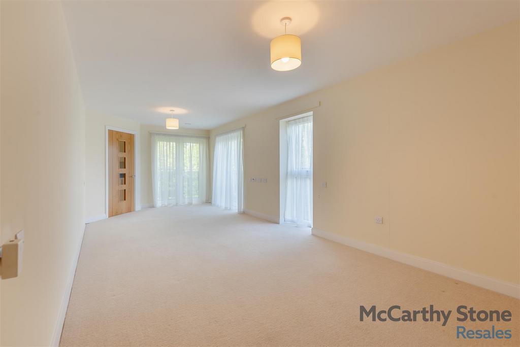 8645560-interior04.jpg