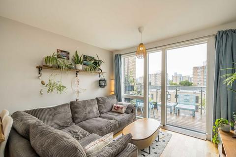 2 bedroom flat for sale, Guthridge Close, London E14