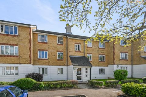 65 Chipstead Close, Sutton, SM2 6BF