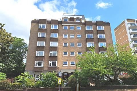 1 bedroom flat to rent, Hartington Place, Eastbourne BN21