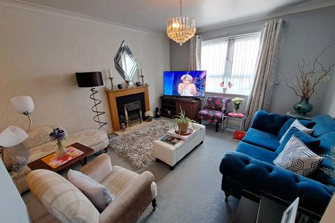 1 bedroom flat to rent, Hartington Place, Eastbourne BN21