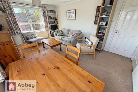 77 Glaisdale Close, Leicester, LE4 0RQ